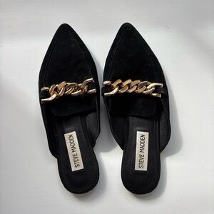 Steve Madden Black Mules  with Gold Chain Accent Sz 5